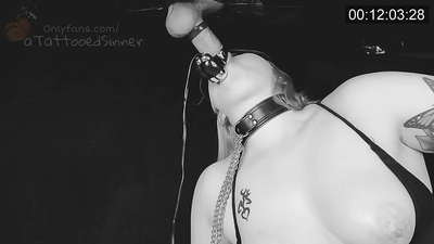 gloryhole 'ਤੇ ਸੰਪੂਰਣ tits ਦੇ ਨਾਲ ਸੁੰਦਰ ਕੁੜੀ